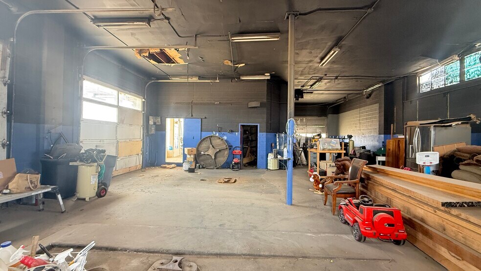 More Photos Of 1302 E 2nd St, Odessa Service For Sale