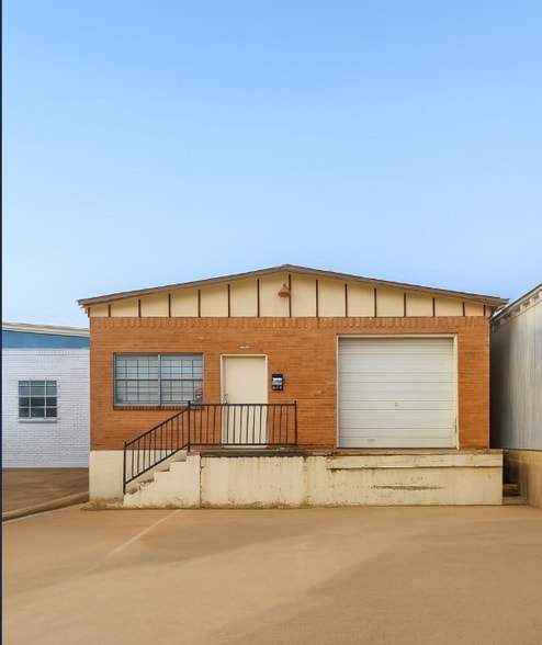 Primary Photo Of 105 Commercial St, Garland Warehouse For Lease
