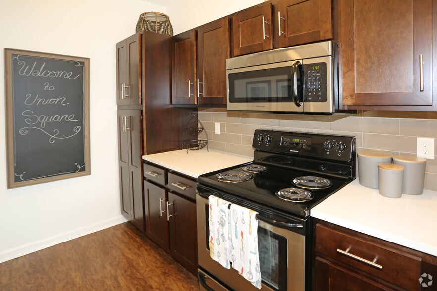 More Photos Of 6 Goldenroot Ln, North Chili Apartments For Sale