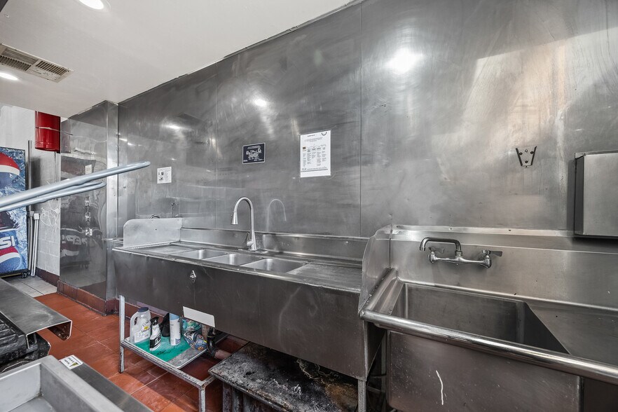 More Photos Of 33027 Road 159, Ivanhoe General Retail For Sale