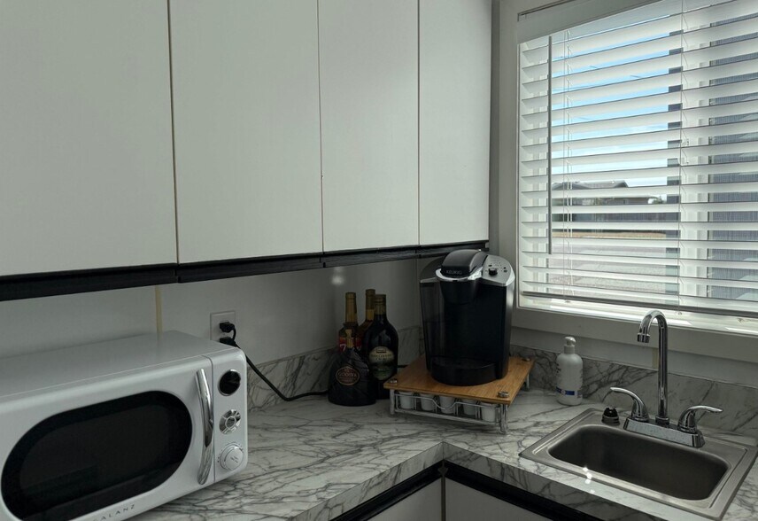 More Photos Of 552 Main St, Aumsville General Retail For Sale