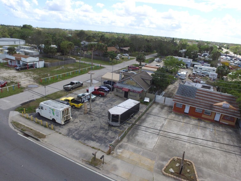 More Photos Of 2005 Aurora Rd, Melbourne Auto Dealership For Lease