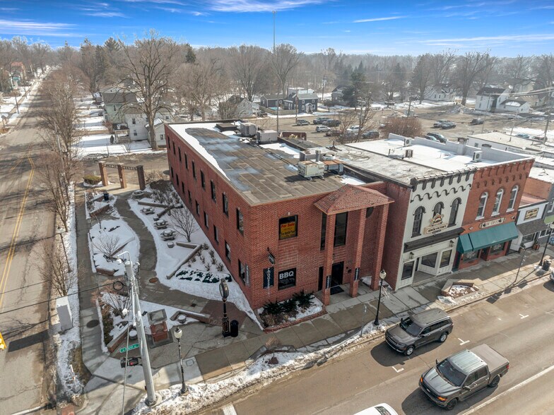 Primary Photo Of 107 S Main St, Almont Restaurant For Lease