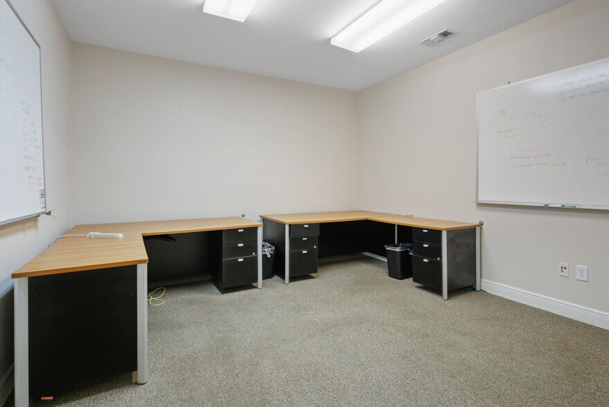More Photos Of 294 Thames Ave, Bay Saint Louis Office For Sale