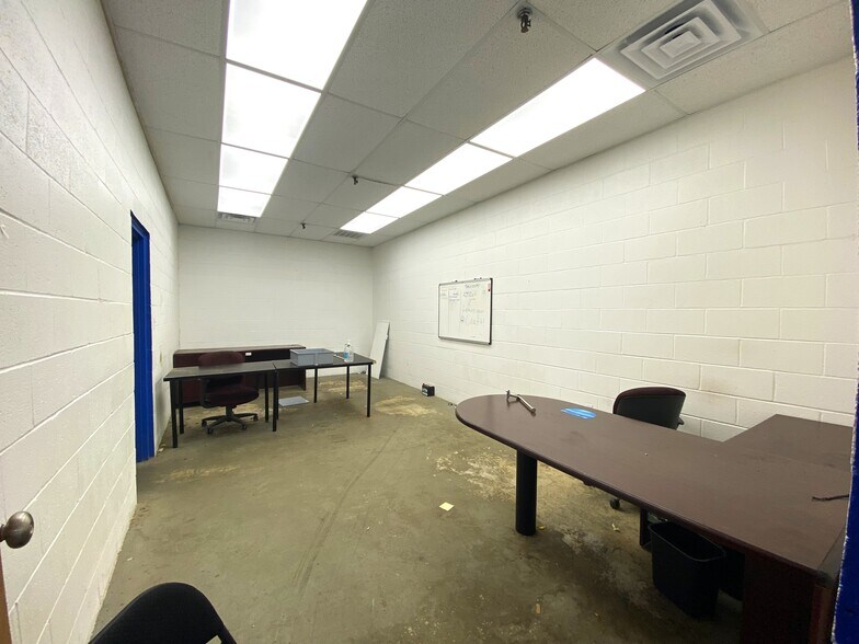 More Photos Of 1212 F.R. Huff Dr, St Matthews Industrial For Sale