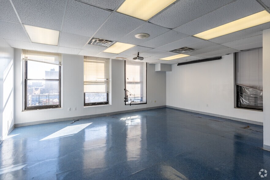More Photos Of 368 E 148th St, Bronx Medical For Sale