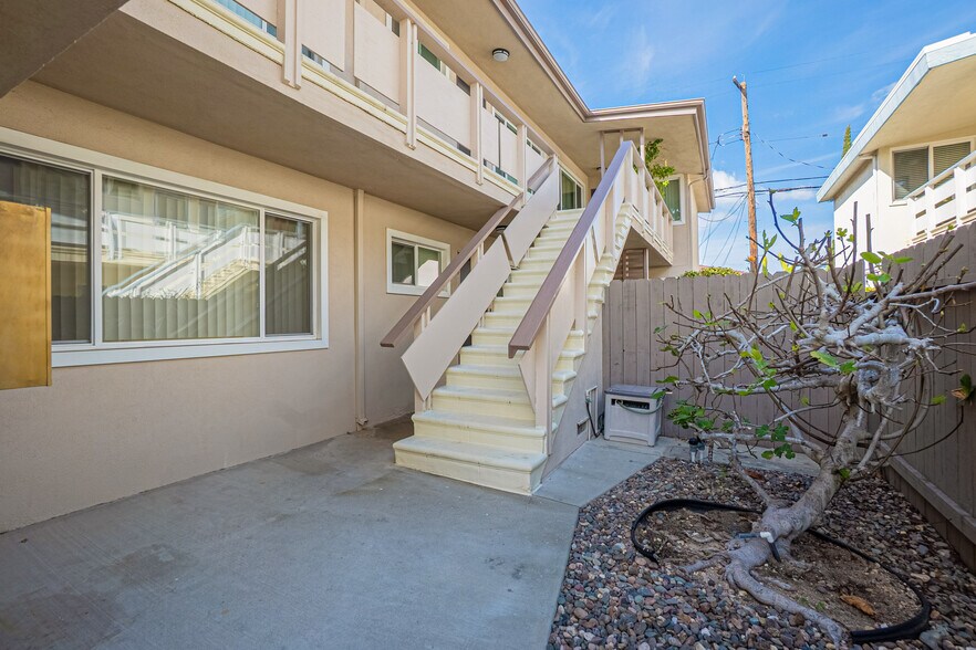 More Photos Of 523 Avenue G, Redondo Beach Apartments For Sale