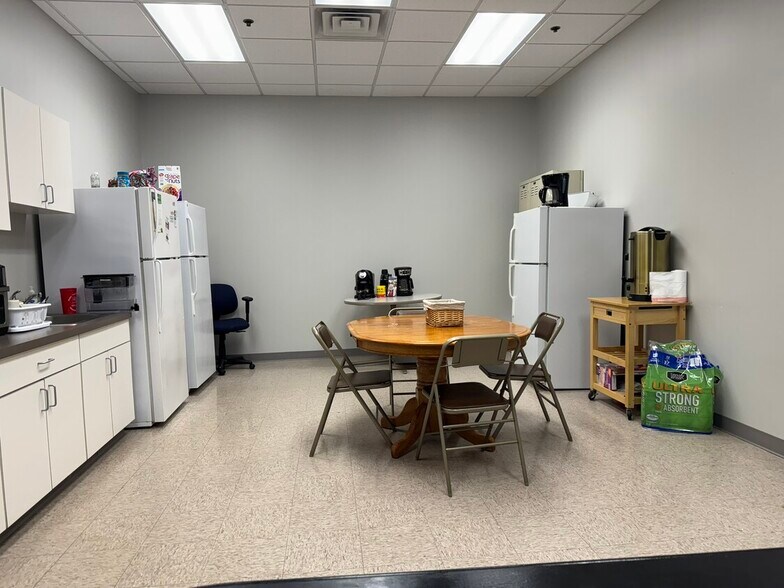 More Photos Of 983 E Lancaster Ave, Downingtown Storefront For Sale