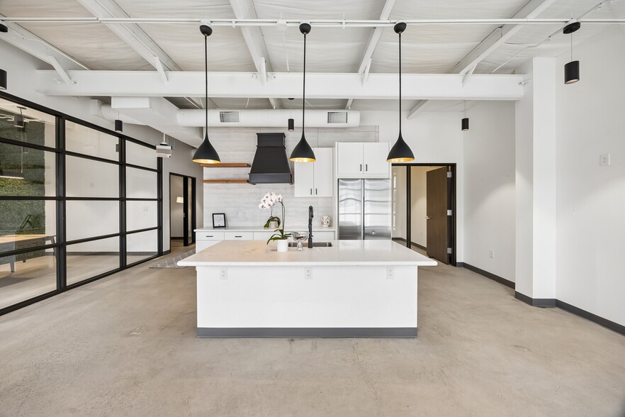 More Photos Of 4521 N Main St, Houston Medical For Lease