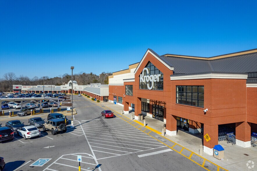 More Photos Of 5544 Old Hickory Blvd, Hermitage General Retail For Lease