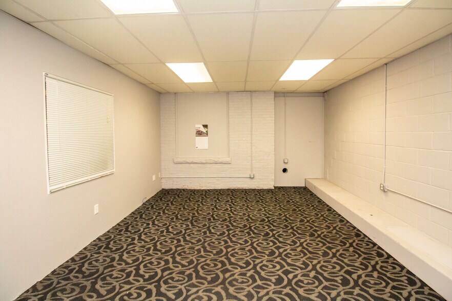 More Photos Of 21-69 S Main St, Leicester Light Distribution For Lease