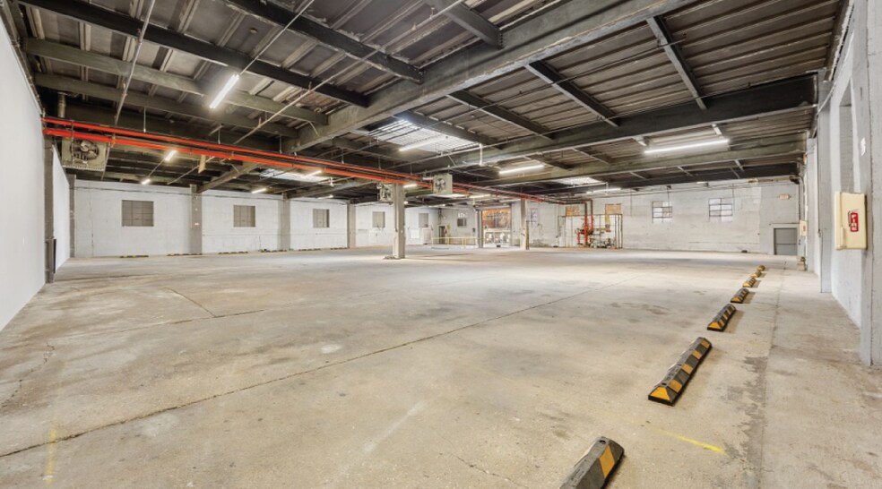 More Photos Of 1821 Steinway Pl, Astoria Warehouse For Lease