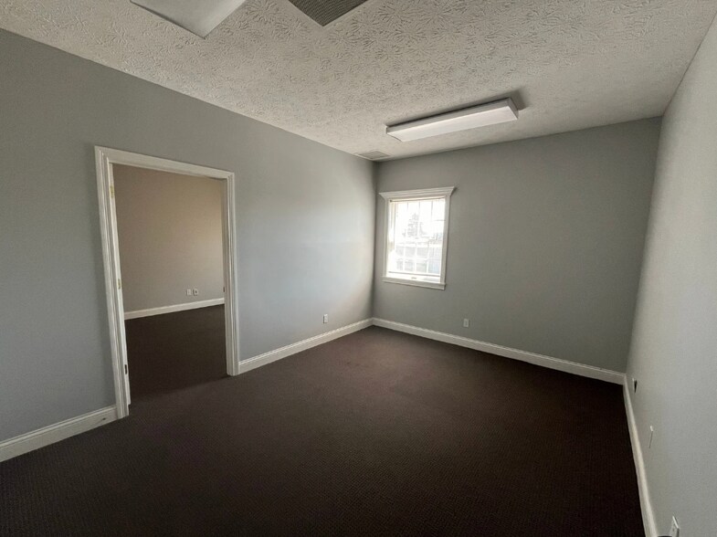 More Photos Of 7800 Cooper Rd, Montgomery Medical For Lease