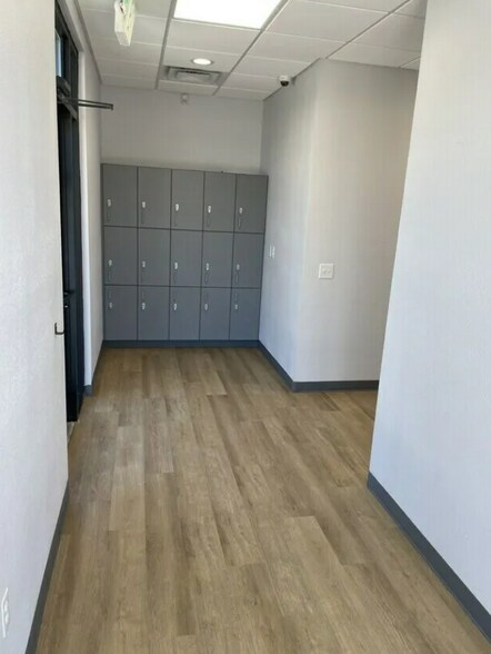 More Photos Of 2826 S Henderson Blvd, Kilgore Freestanding For Sale