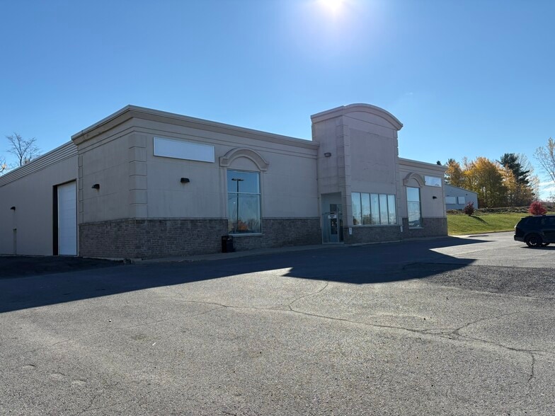 More Photos Of 2747 Chamberland St, Clarence-Rockland Freestanding For Sale