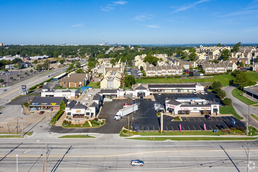 More Photos Of 6022-6028 S Memorial Dr, Tulsa Unknown For Lease