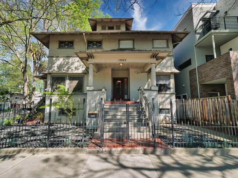 More Photos Of 1901-1903 H St, Sacramento Apartments For Sale