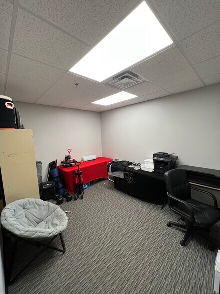 More Photos Of 2440 Old Milton Pky, Alpharetta Office Residential For Lease