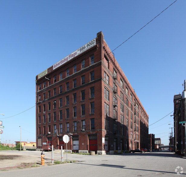 More Photos Of 1420 W 13th Ter, Kansas City Warehouse For Lease