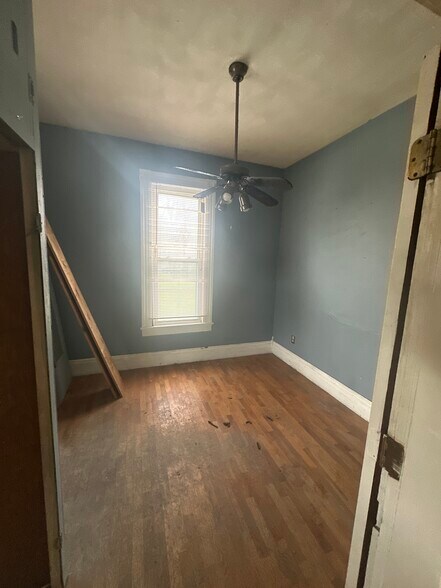 More Photos Of 408 E Main St, Sparta Specialty For Sale