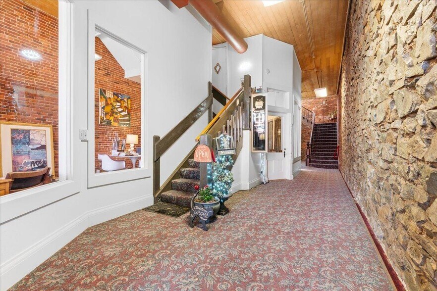 More Photos Of 107 W Main St, Grass Valley Storefront Retail Office For Sale