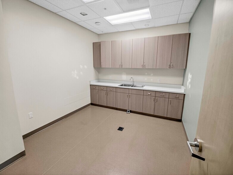 More Photos Of 1081 Long Beach Blvd, Long Beach Apartments For Lease