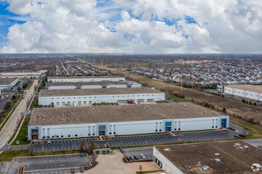 More Photos Of 612 Territorial Dr, Bolingbrook Warehouse For Lease
