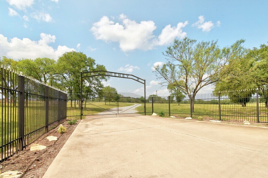 More Photos Of 11050 County Road 200, Bertram Land For Sale