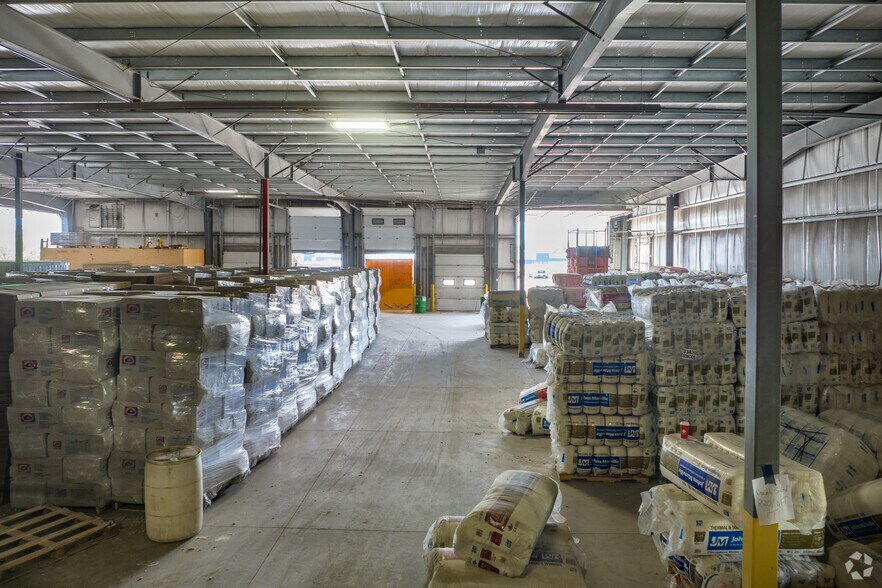 More Photos Of 921 Keyes Dr, Woodstock Warehouse For Lease