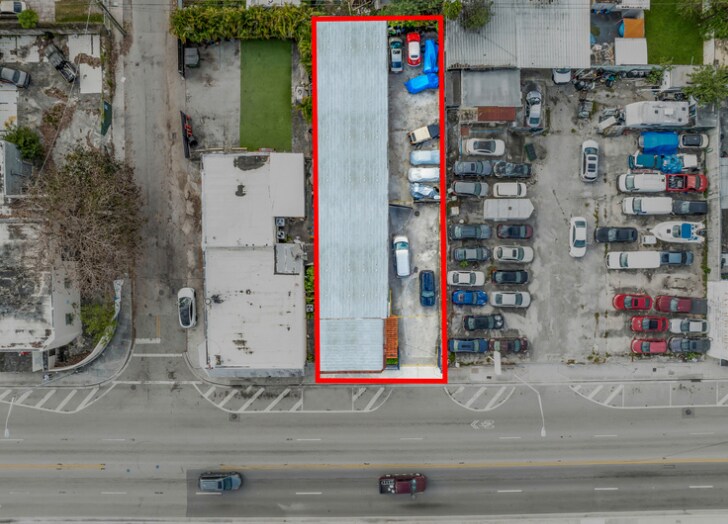 More Photos Of 2112 NW 36th St, Miami Auto Repair For Sale