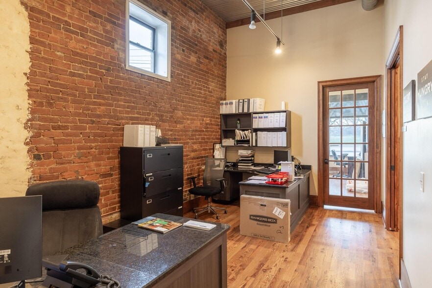 More Photos Of 2401 Broad Street, Chattanooga Office For Sale