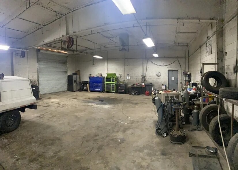 More Photos Of 636 W Commerce Ave, Gilbert Manufacturing For Lease