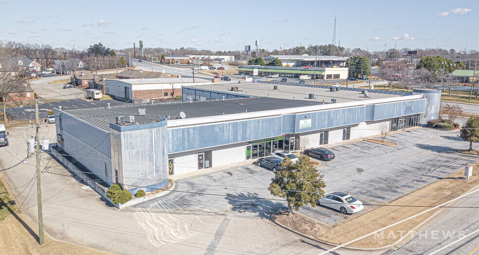 More Photos Of 1303 Parker Rd SE, Conyers Showroom For Lease