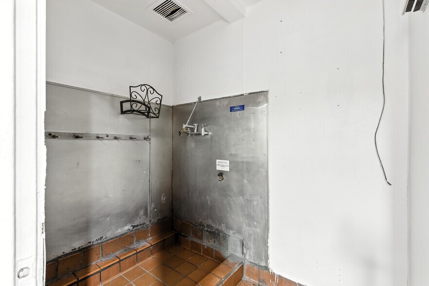 More Photos Of 4355 Sonoma Blvd, Vallejo Restaurant For Lease