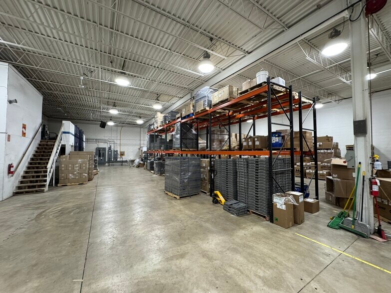 More Photos Of 2362 Industrial Dr, Neenah Warehouse For Lease
