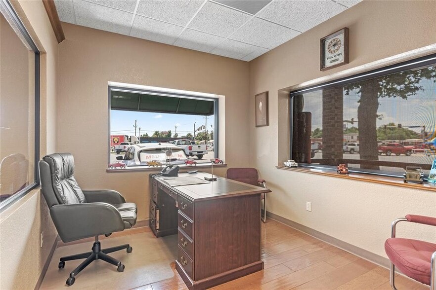 More Photos Of 7017 NW 39th Expy, Bethany Auto Dealership For Sale