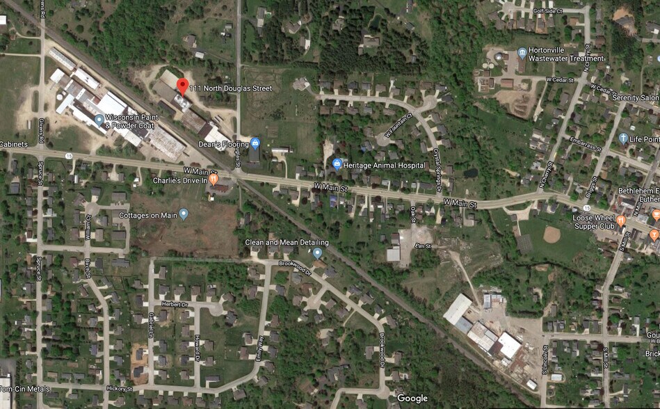 More Photos Of 111 N Douglas St, Hortonville Warehouse For Lease