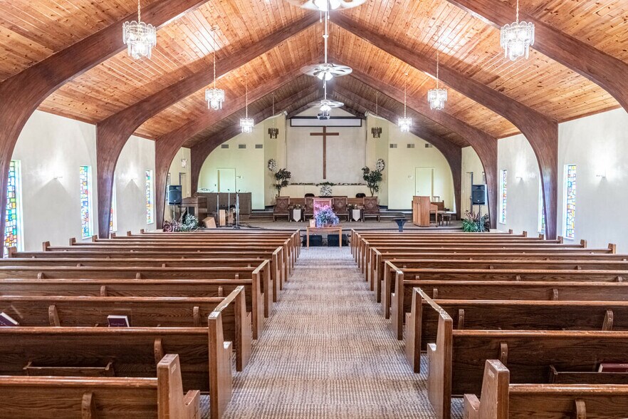 More Photos Of 6205 Miller Ln, Dayton Religious Facility For Sale