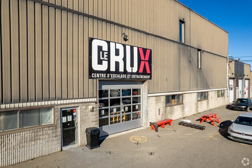 More Photos Of 89-95 Boul des Entreprises, Boisbriand Warehouse For Lease