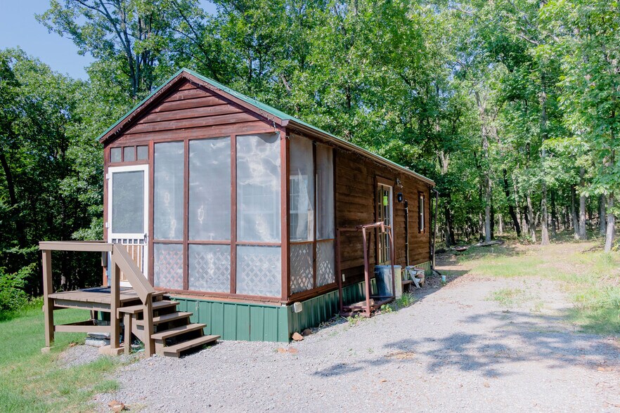 More Photos Of 19398 Highway 80, Hulbert Specialty For Sale