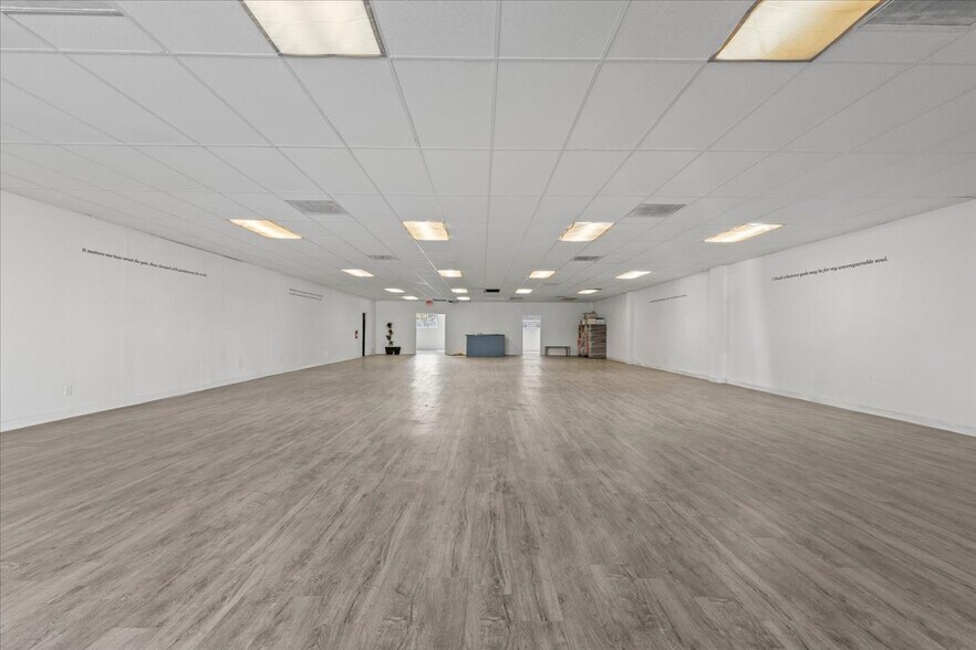 More Photos Of 213-219 S La Brea Ave, Inglewood Storefront For Lease