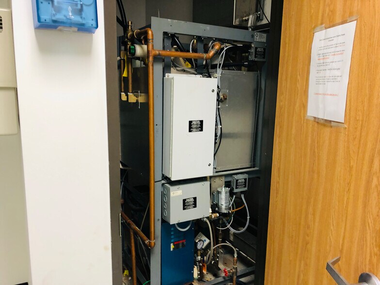 More Photos Of 2105 Jackson St, Houston Office For Lease