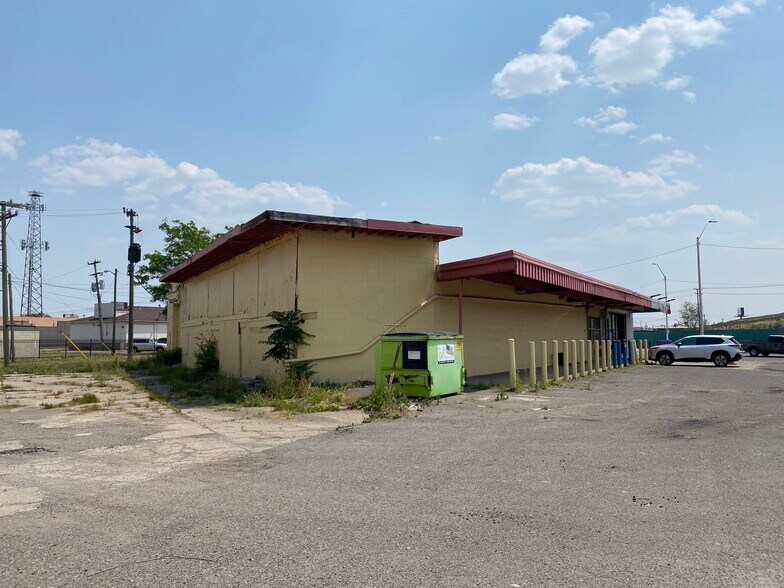 More Photos Of 14000 Grand River Ave, Detroit Freestanding For Sale