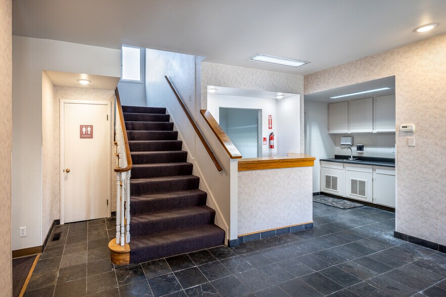 More Photos Of 270 Grand Ave, Oakland Office Residential For Sale