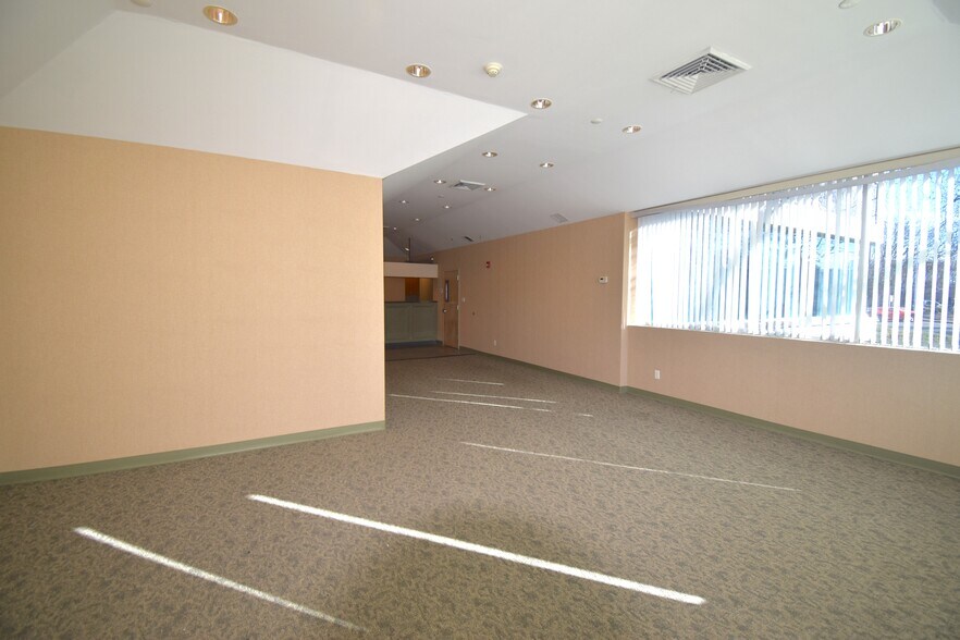 More Photos Of 23 Technology Dr, Setauket Medical For Lease