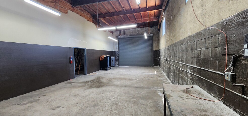 More Photos Of 13330 Sherman Way, North Hollywood Auto Repair For Lease