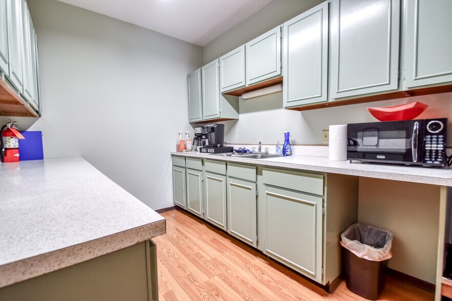 More Photos Of 13-15 Main St, Madison Office For Sale