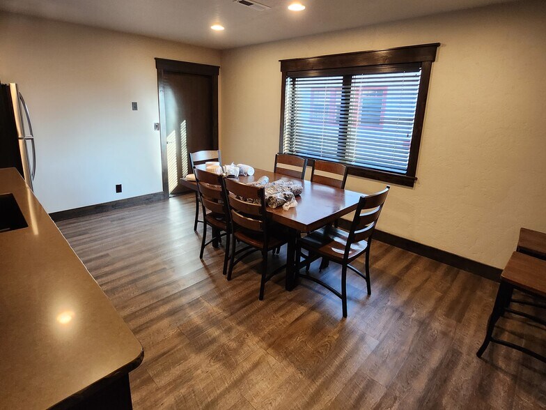More Photos Of 10157 N Taryne St, Hayden Warehouse For Lease