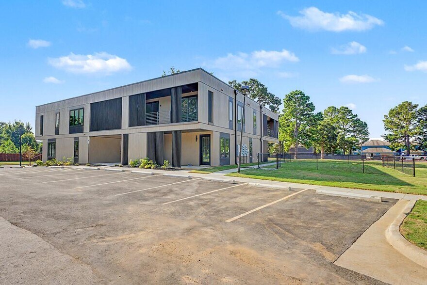 More Photos Of 845 N Rupple Rd, Fayetteville Apartments For Sale