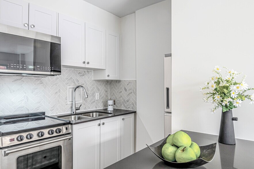 More Photos Of 105 Rue Milton, Montréal Apartments For Sale